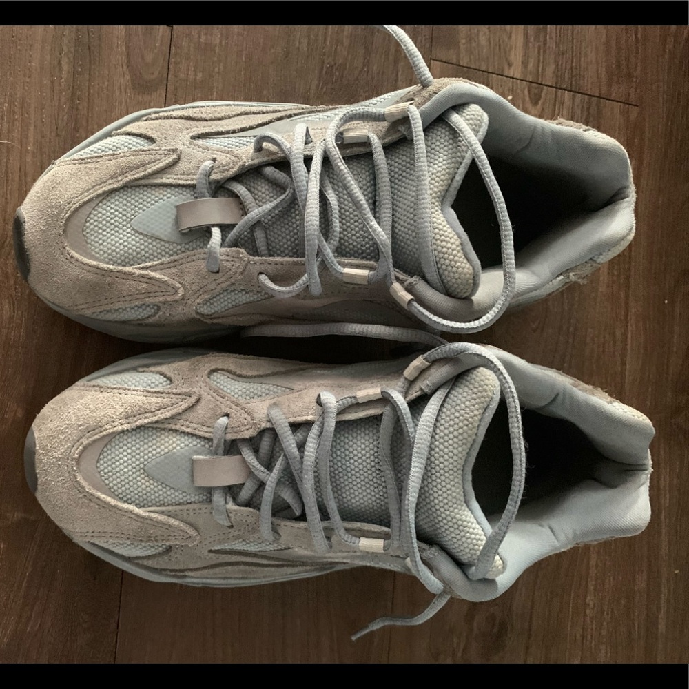 Yeezy Sneakers! Men and 100% authentic